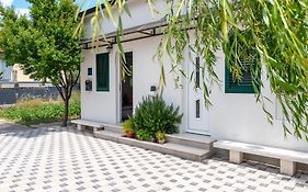Studio Apartment Dona